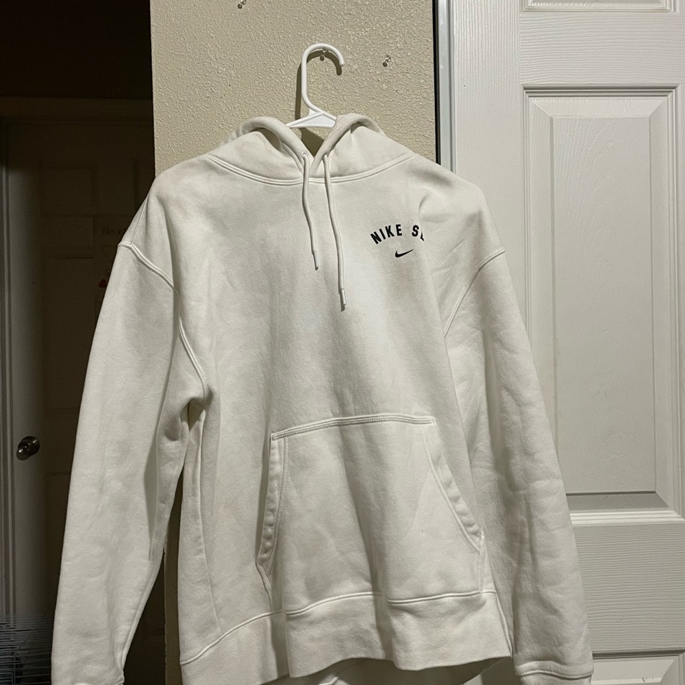White Nike Sb Hoodie.
